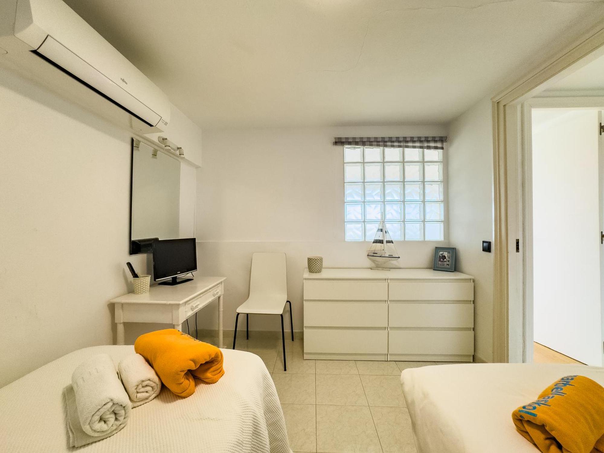 Skol 919a Sea Views 2 Bedrooms Duplex Apartment *